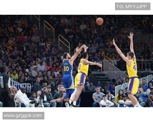 勇士逆袭掘金，汤普森爆砍50分引爆全场