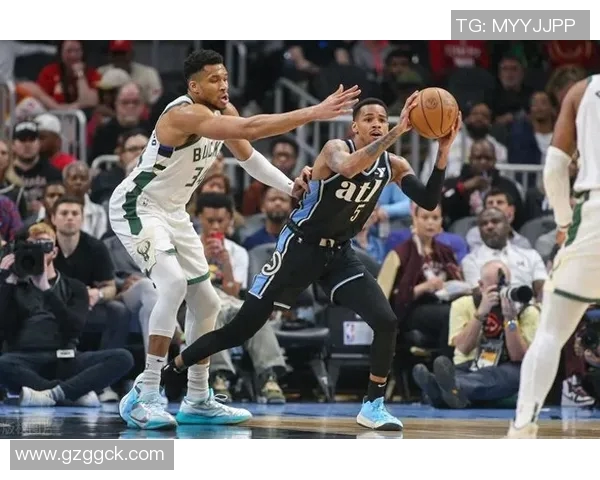 雄鹿大胜尼克斯,字母哥准三双引领全场 雄鹿大胜尼克斯,字母哥准三双引领全场